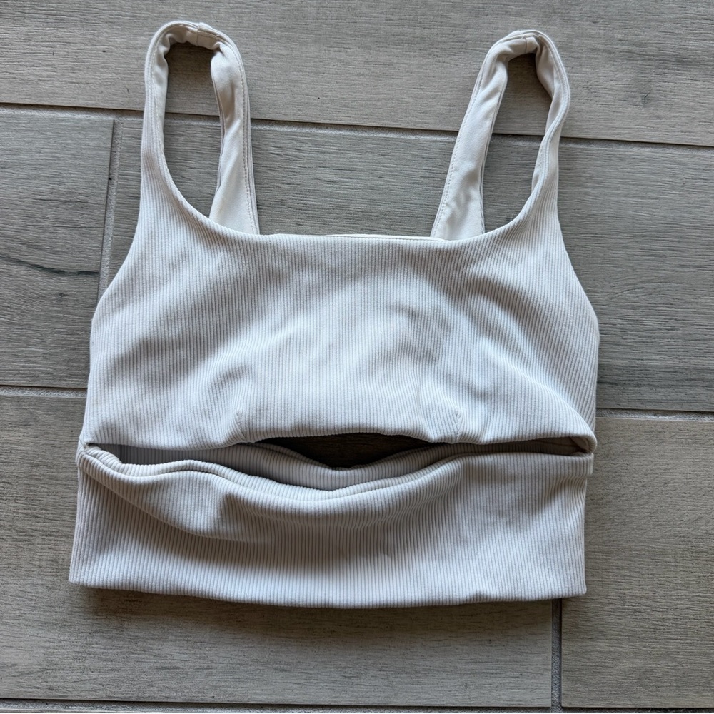 ALO Yoga cream top
